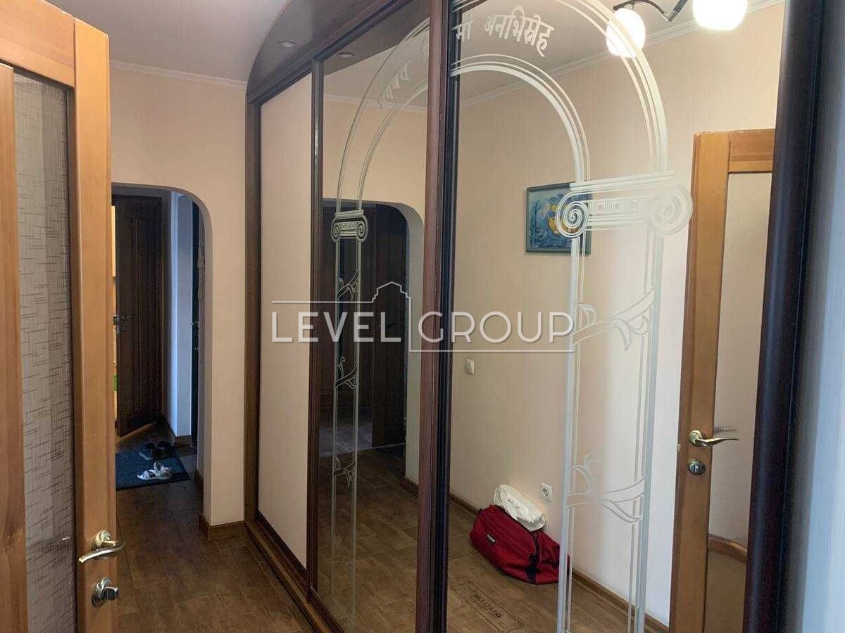 Honore de Balzac St., 4A