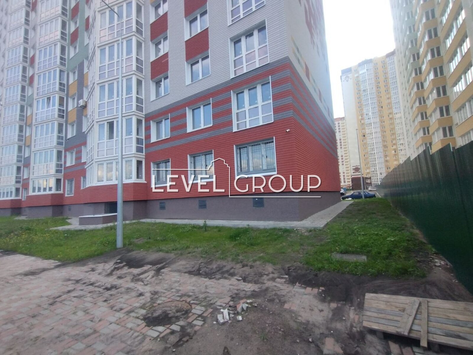 Бориса Гмирі вул., 22В