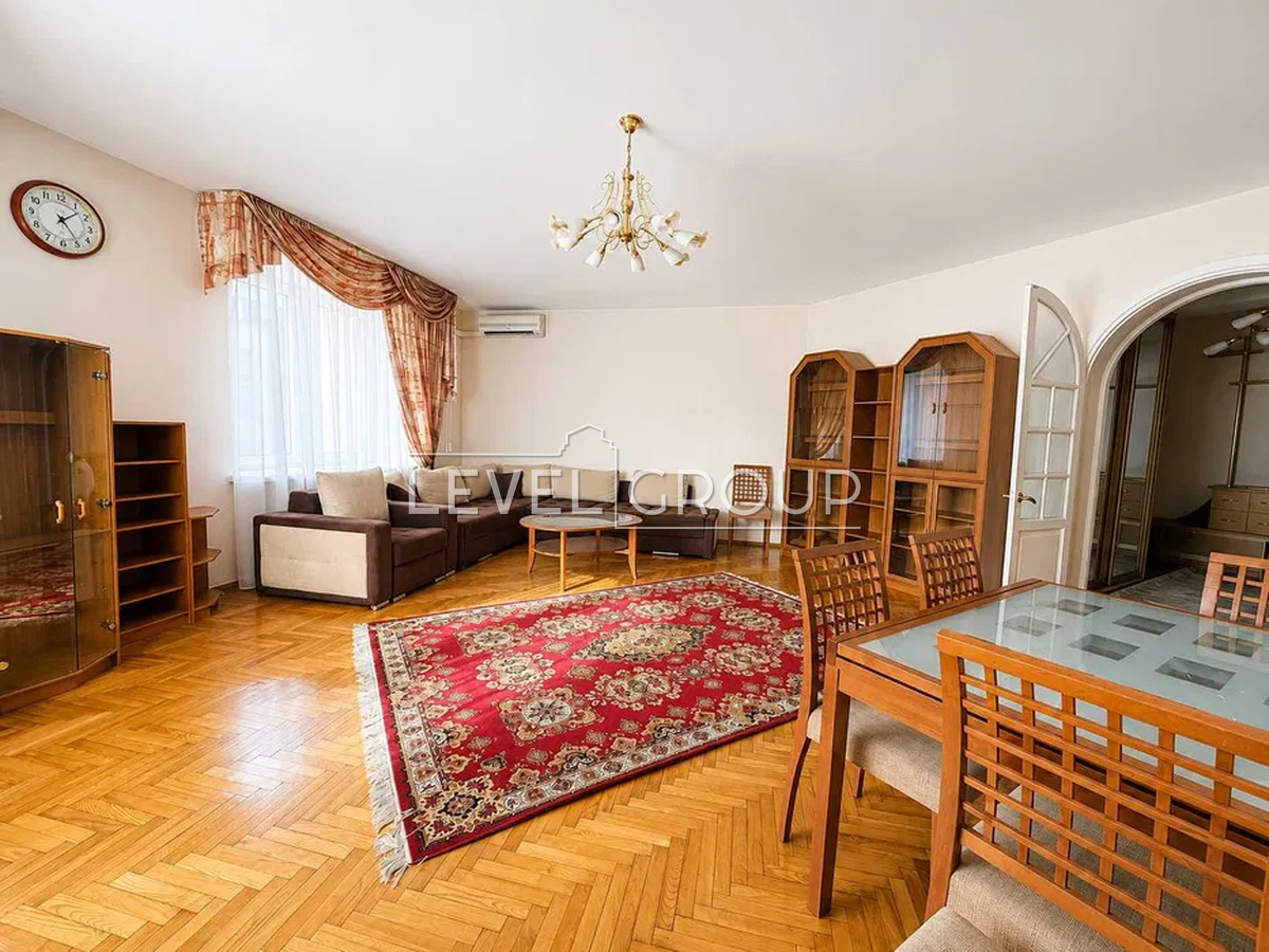 Олександра Кониського вул. (Тургенєвська), 52/58