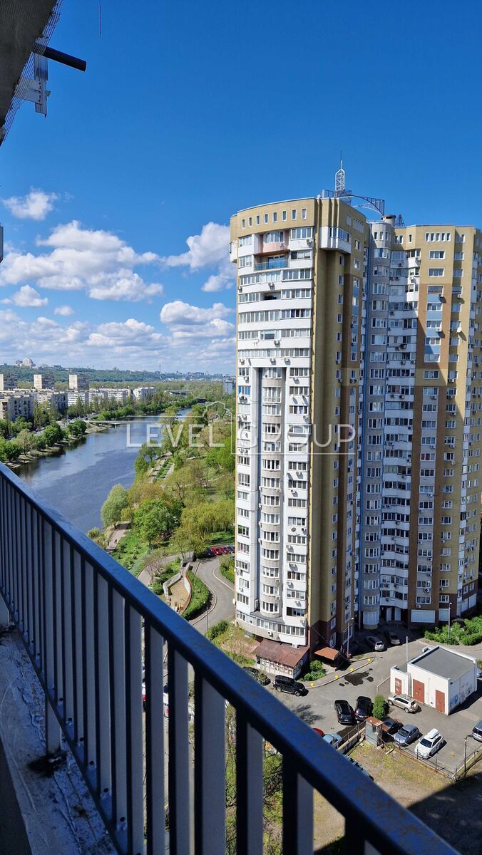 Євгена Сверстюка вул. (Марини Раскової), 54