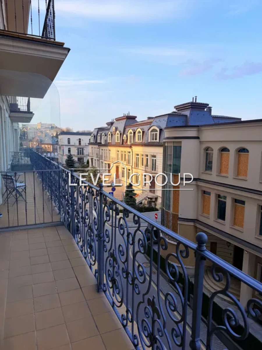 Новоселицька вул., 10