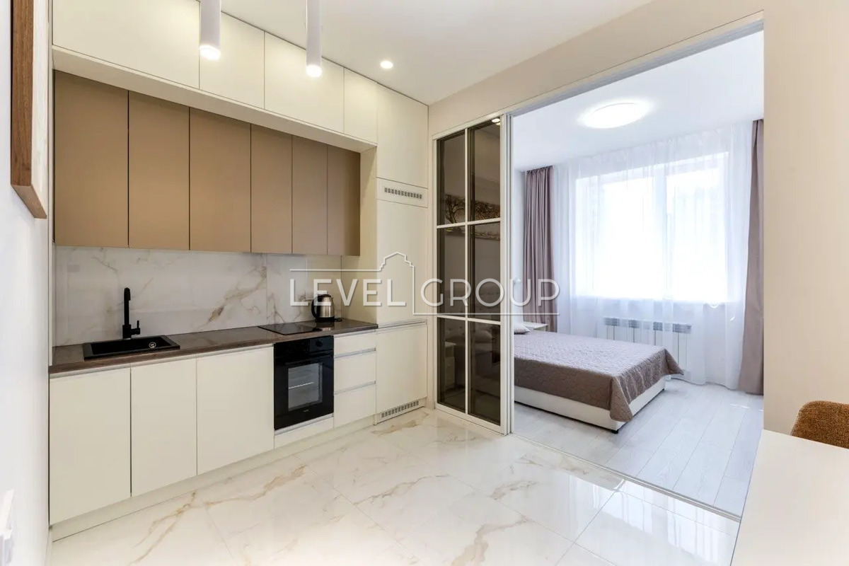 Andriy Verkhoglyad St. (Mykhayla Dragomirova), 14A