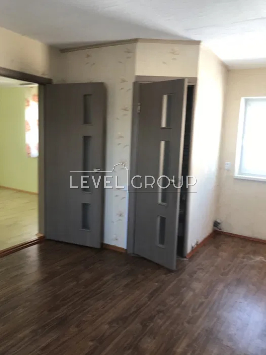 M. Karpenko St. (Kosiora), 4