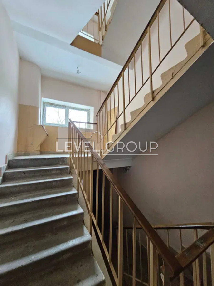 Григорія Сковороди вул., 11