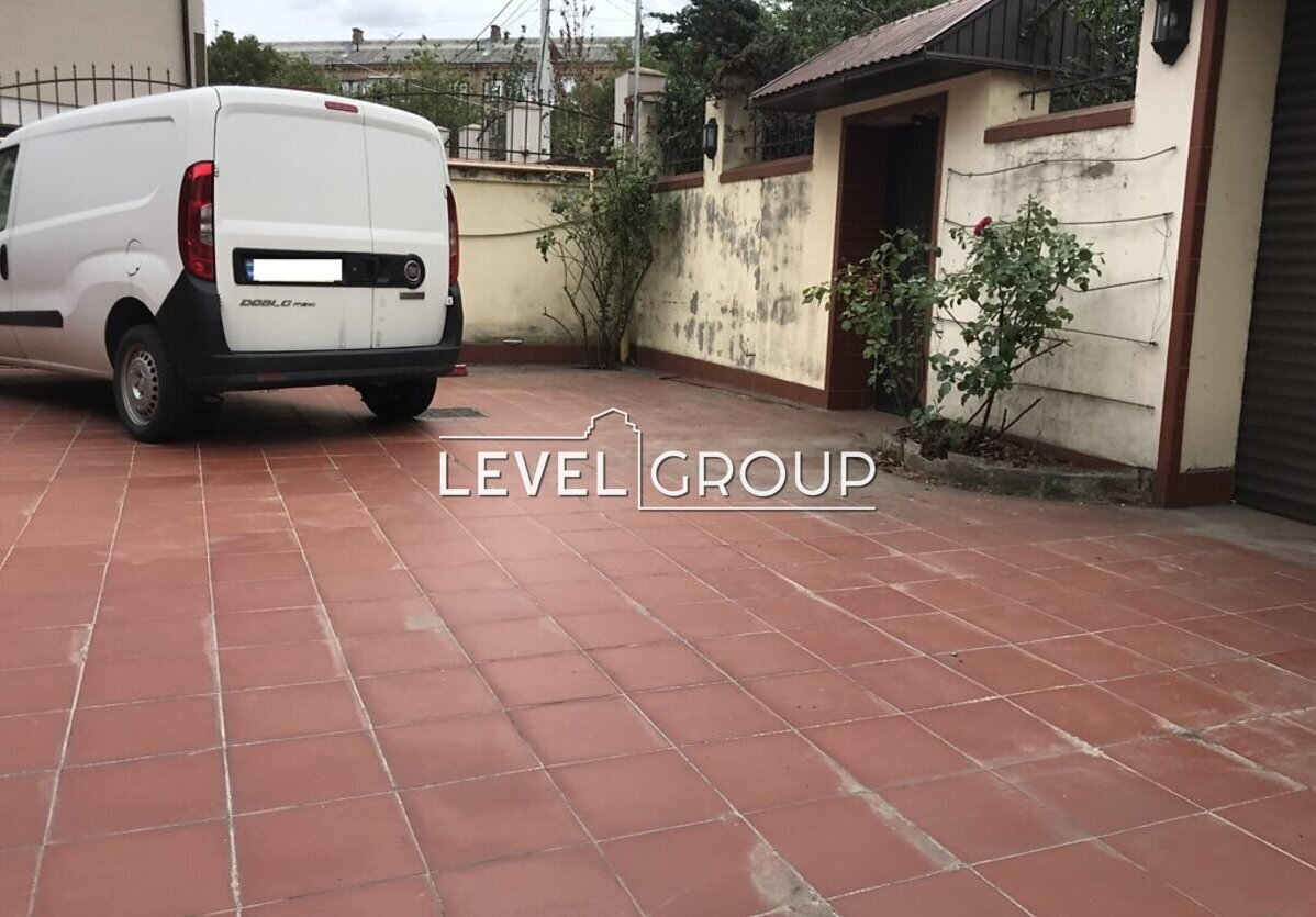 Dobryi Shlyakh St., 63