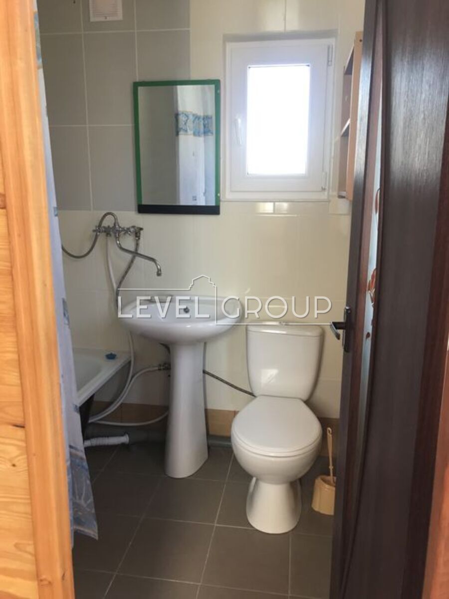 M. Karpenko St. (Kosiora), 4