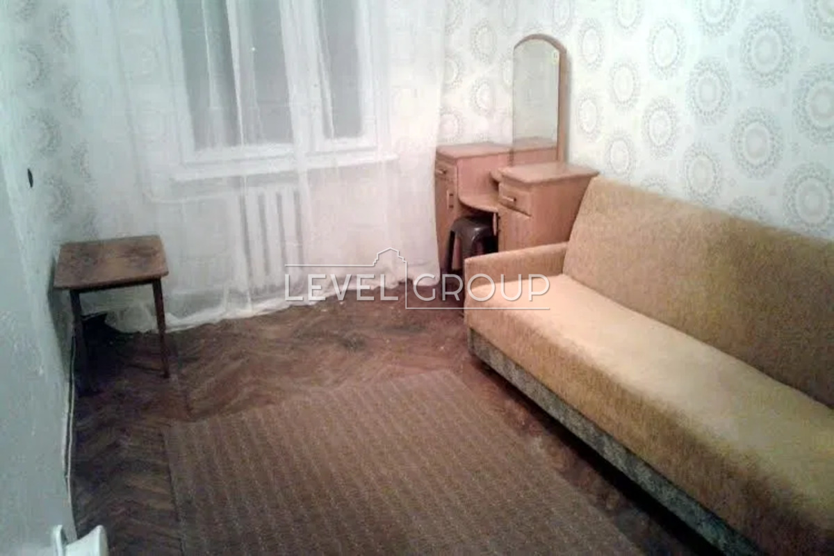 Леся Курбаса просп., 4