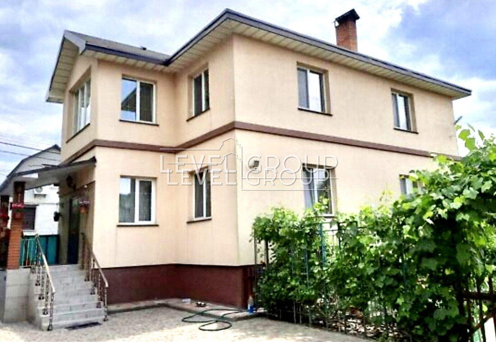 Zoryana St., 1