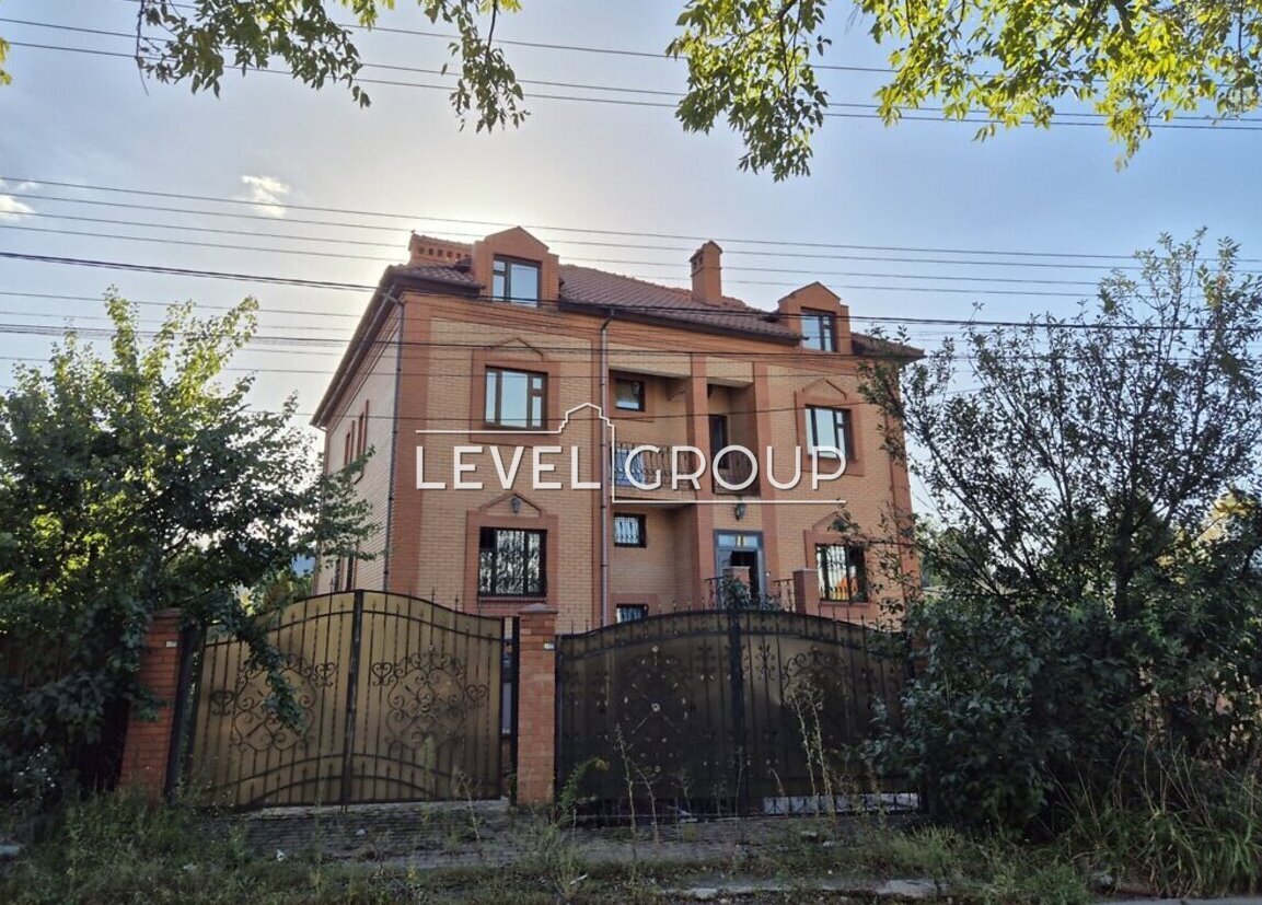 Hrushevskoho St., 46