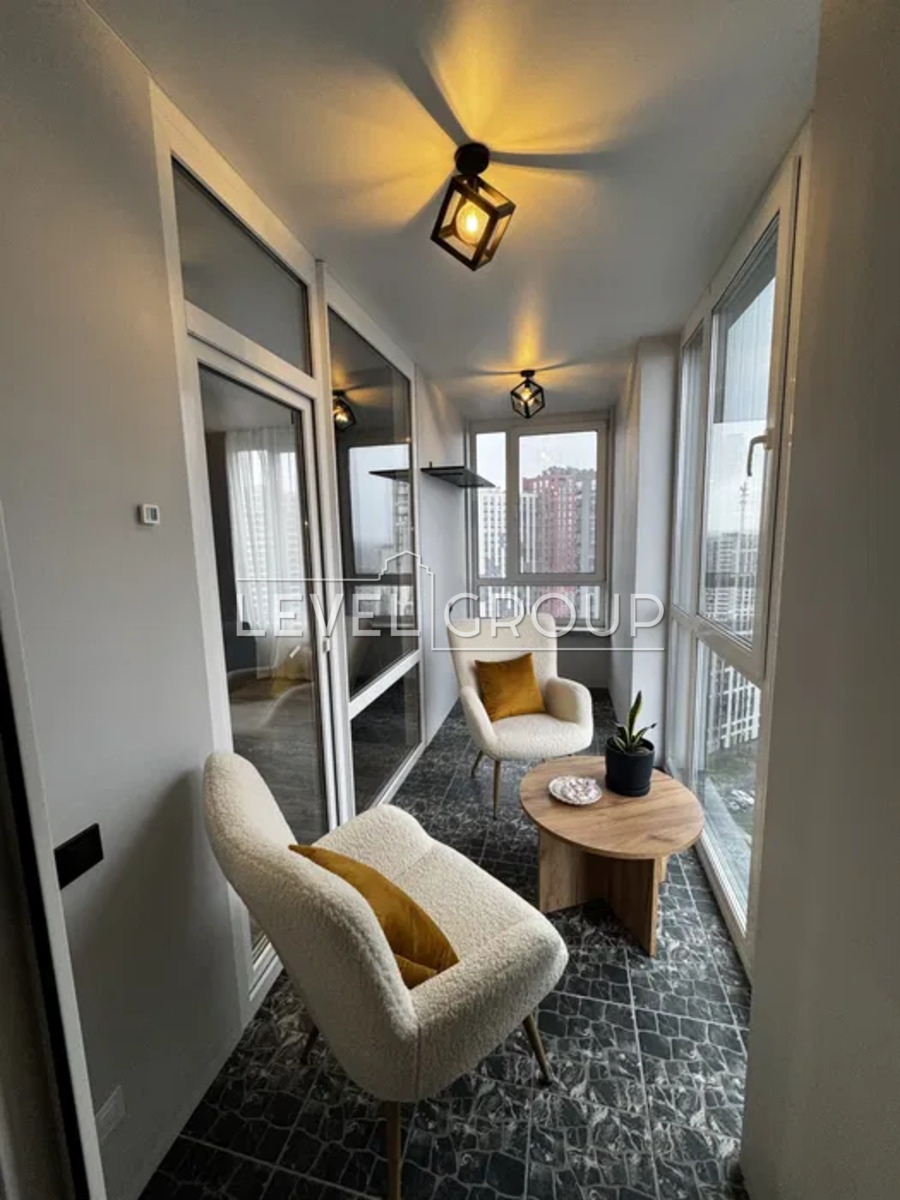 Всеволода Змієнка вул., 21