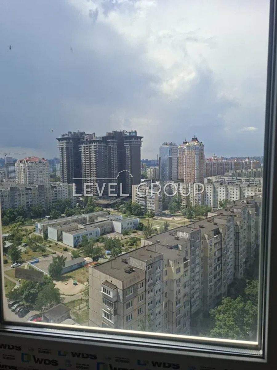 Оболонський просп., 30а