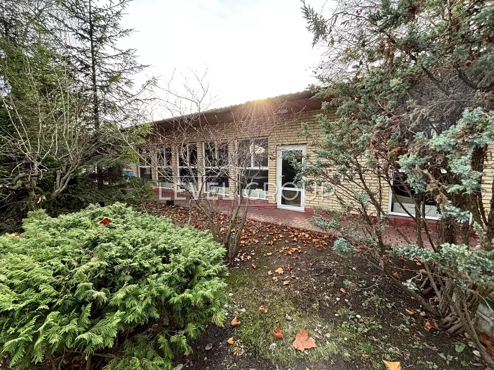 Мистецька вул., 7