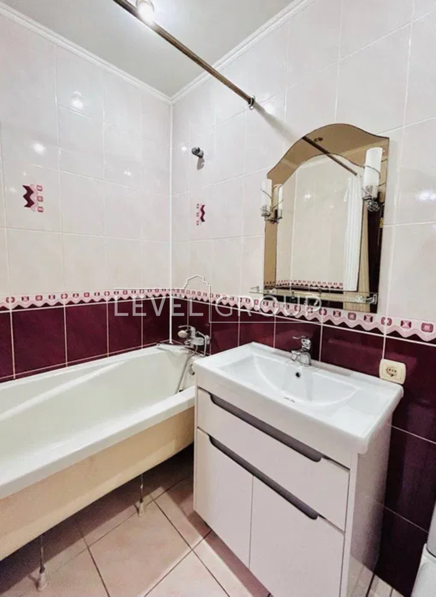 Lesia Ukrainka St., 11