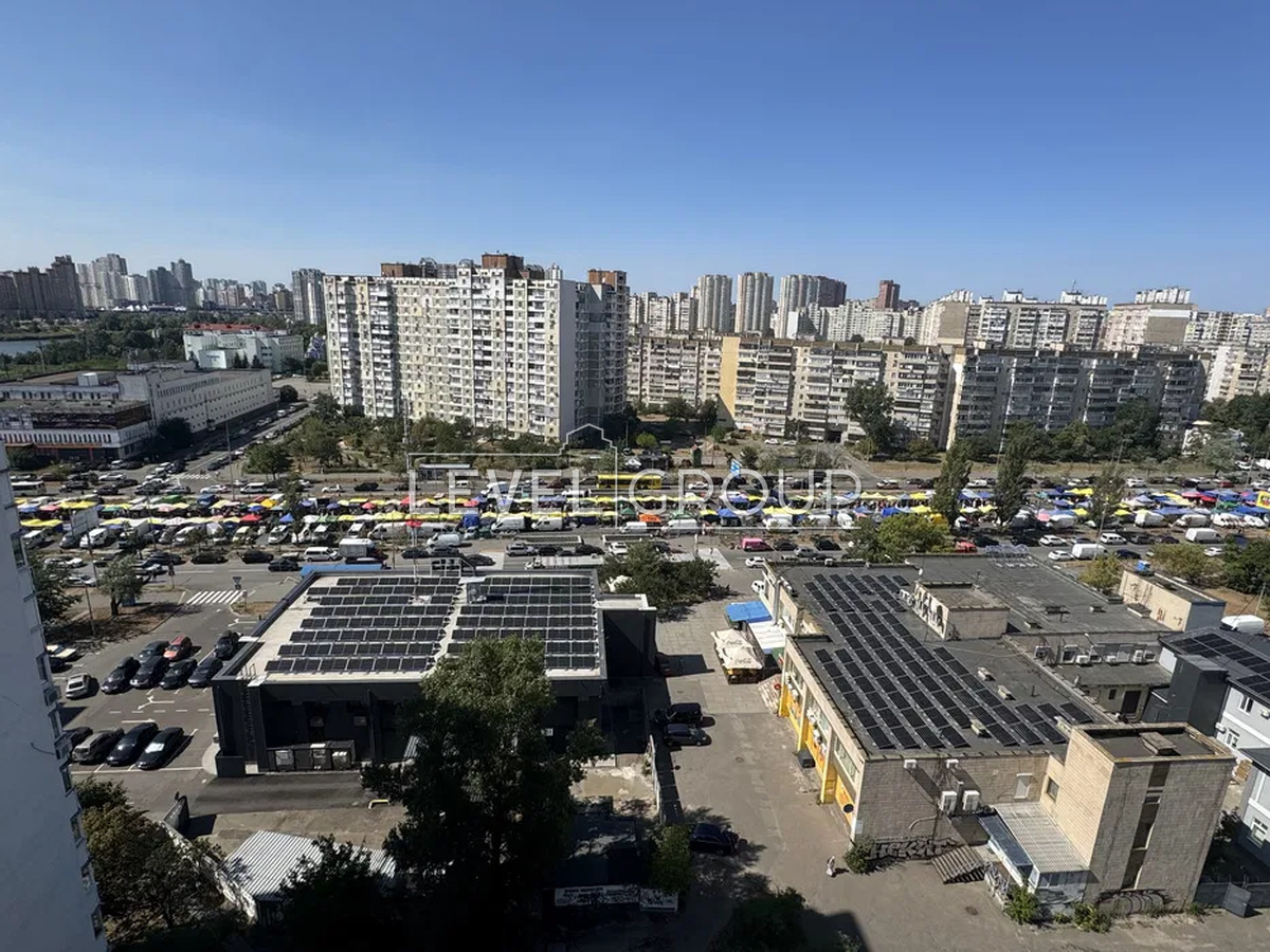 Revutskoho St., 29A
