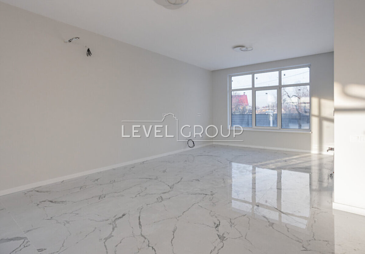 Prydniprovska St. (Zoryana St.)