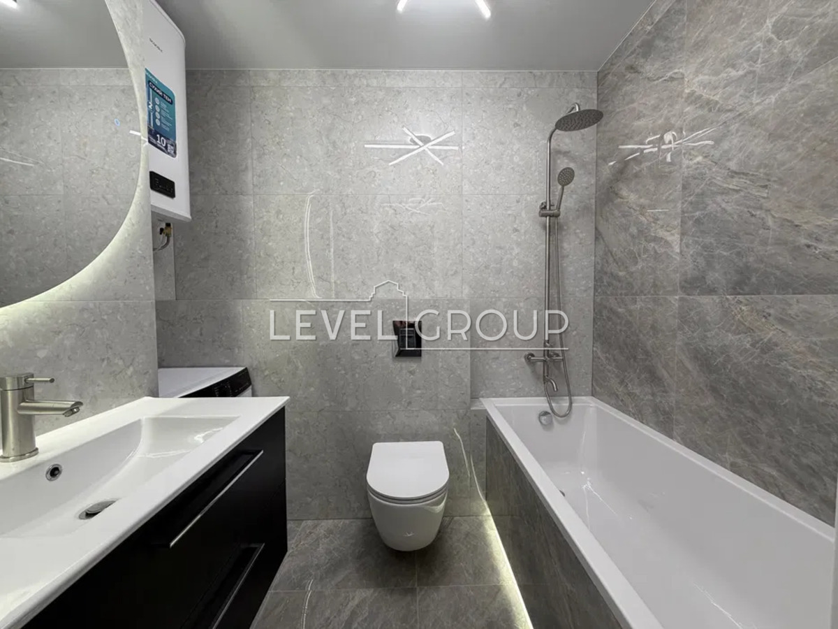 Vasyl Symonenko St., 105