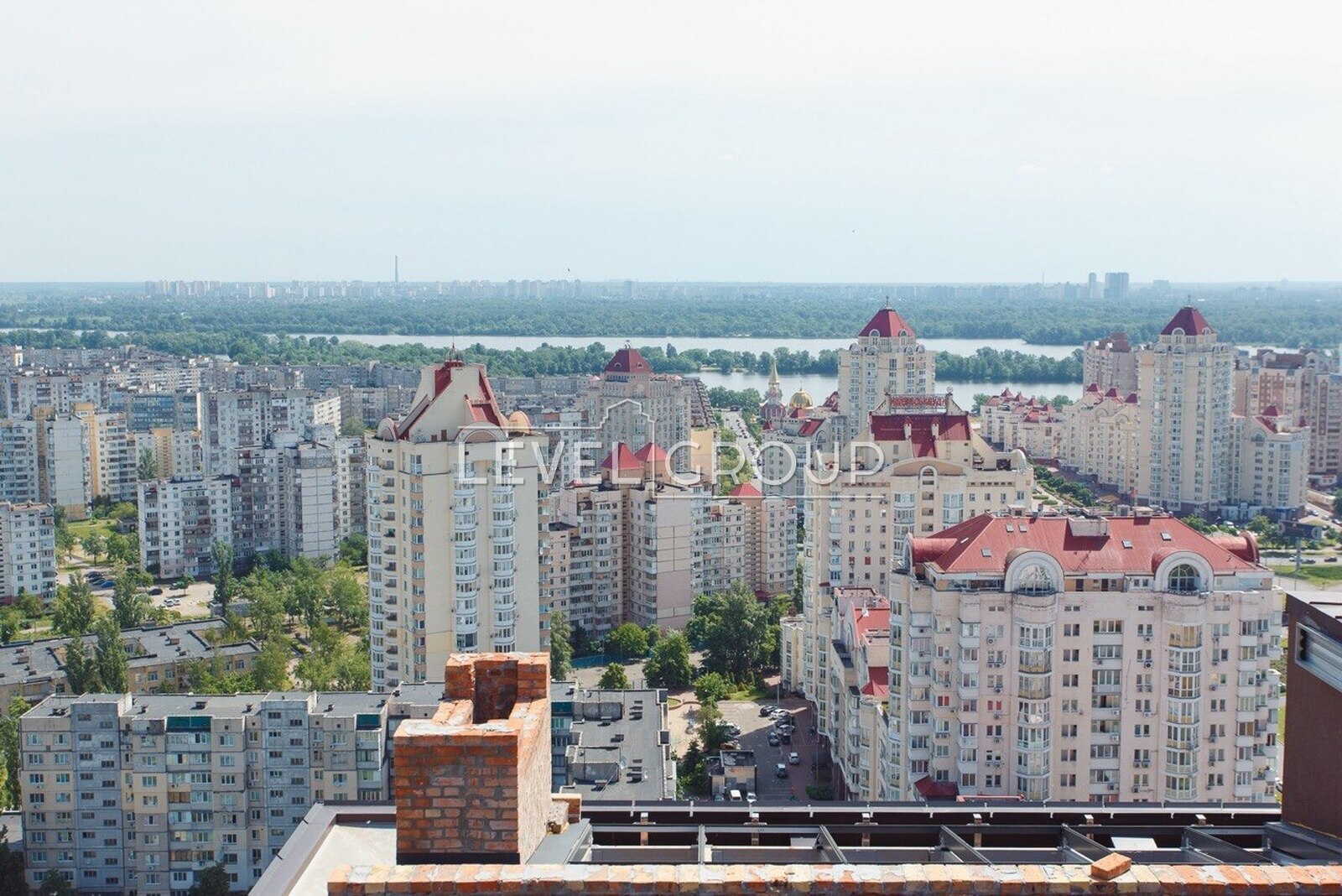 Obolonskyi Avenue, 26