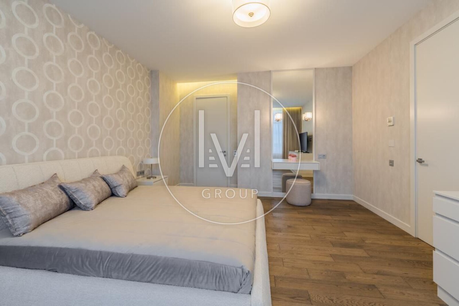 Andriy Verhoglyada str. (Mykhaila Dragomirova), 9
