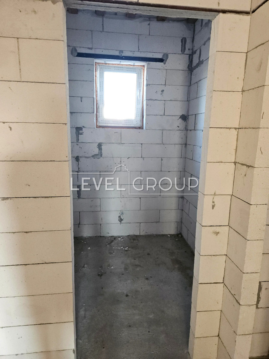 Видова вул., 1