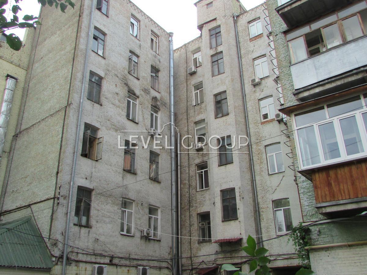Velyka Vasylkivska St. (Chervonoarmiyska), 47