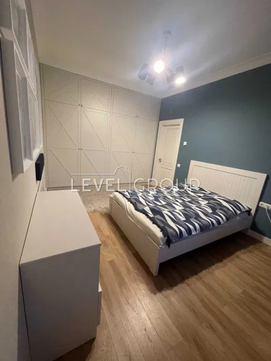 Академіка Кащенка вул., 10