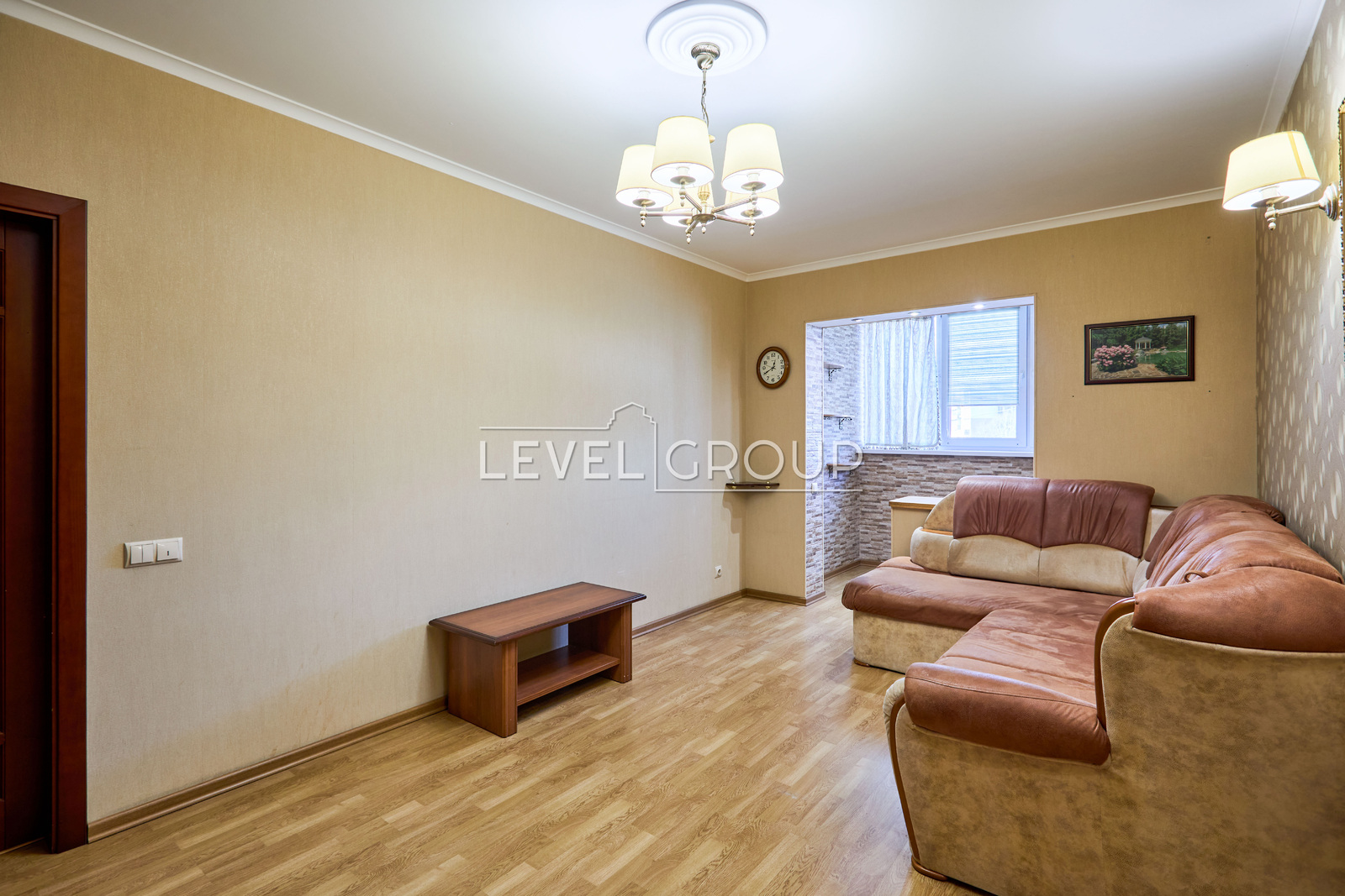 Европейського Союзу просп. (Правди), 31а