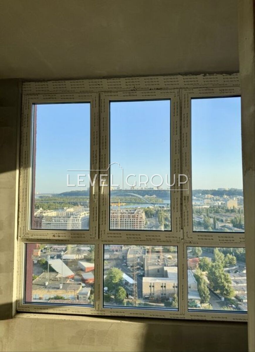 Набережно-Рибальська дорога, 27