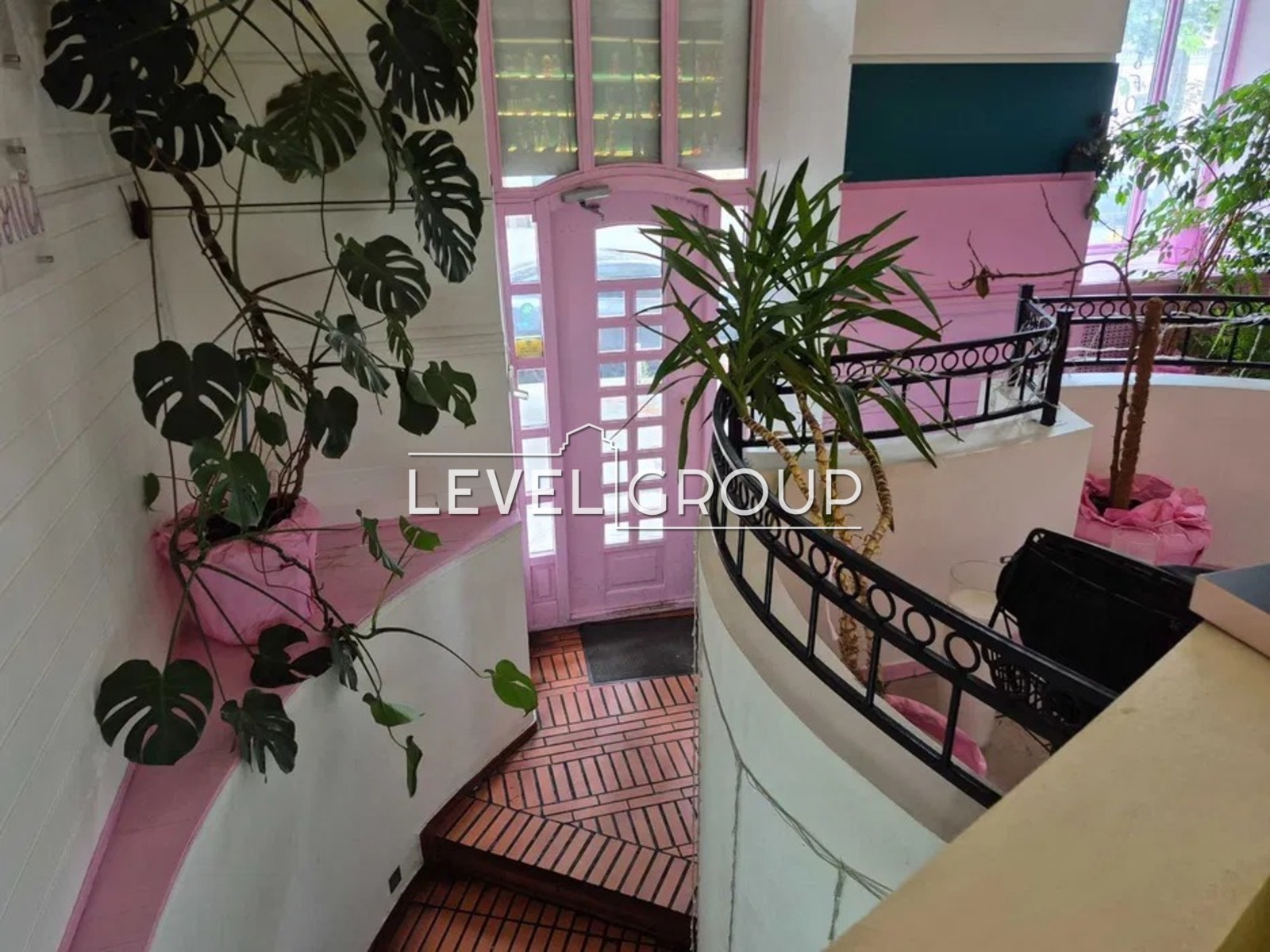 Інститутська вул., 27