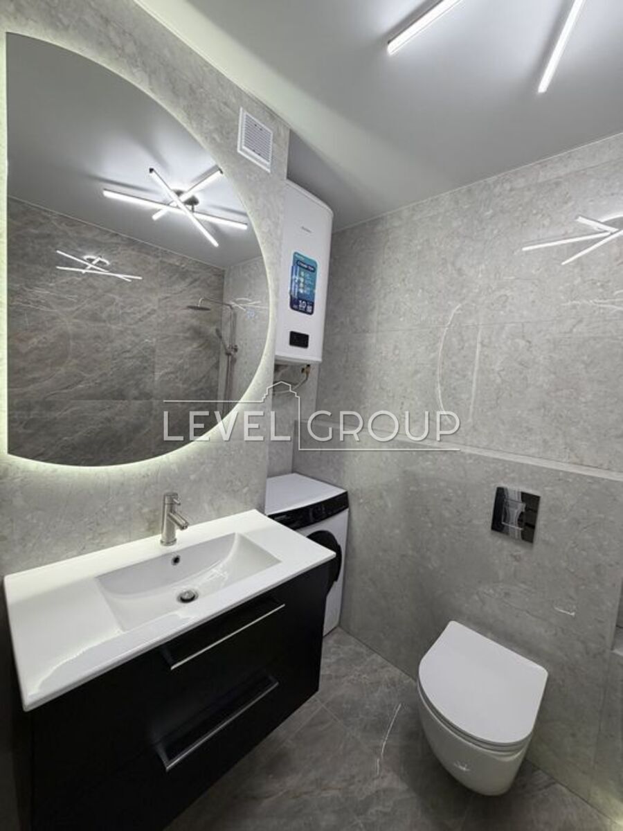 Vasyl Symonenko St., 105