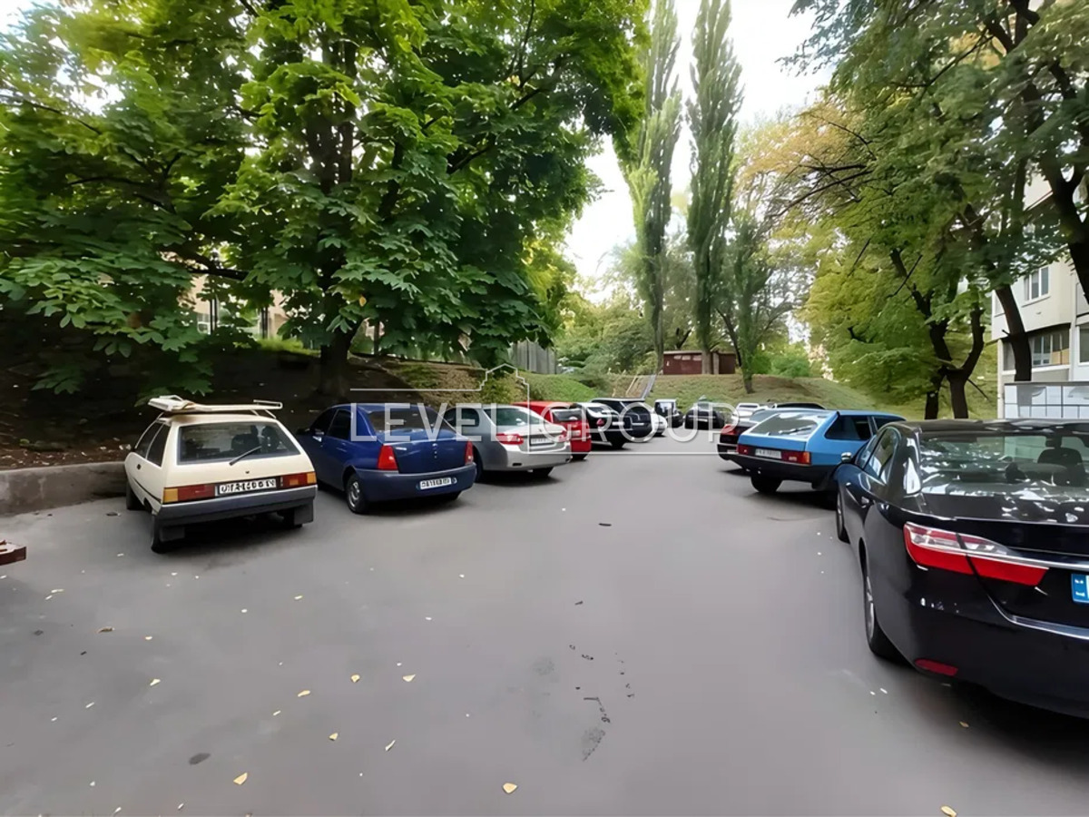 Klovsky Uzviz, 20