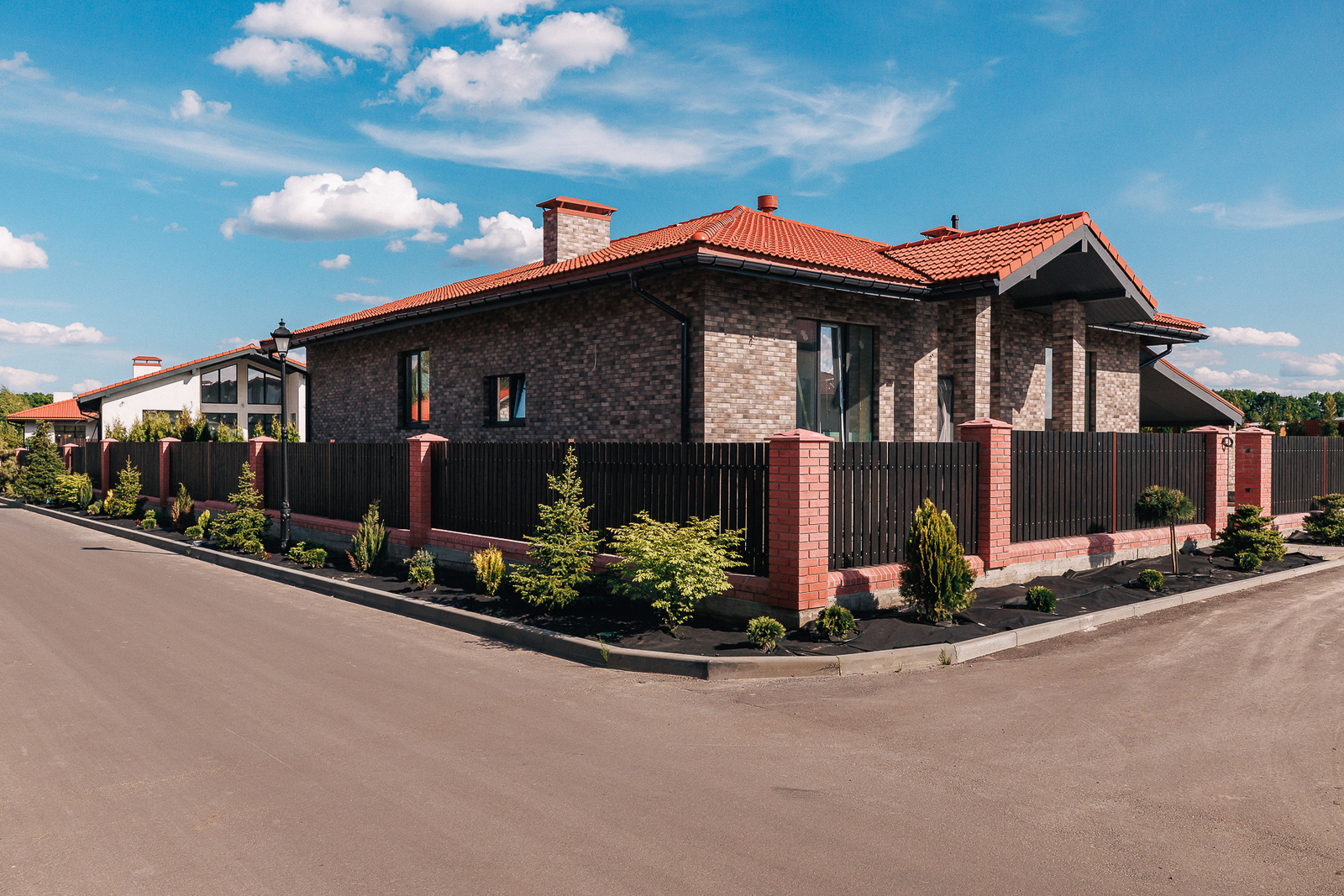 Юліанська, 53