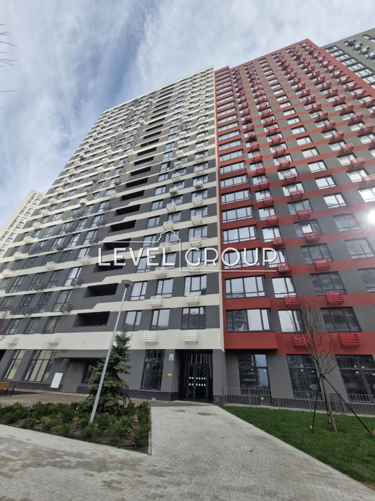 Всеволода Змієнка вул., 15/23