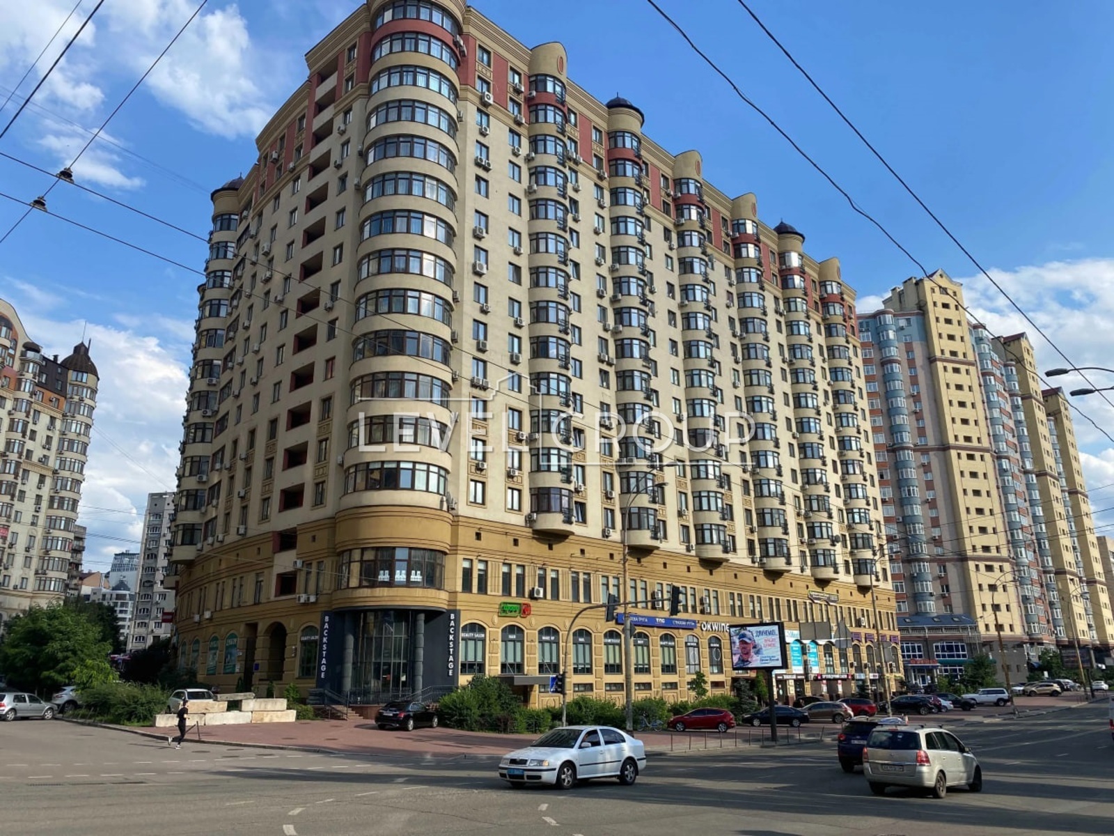 Вячеслава Чорновола вул., 27