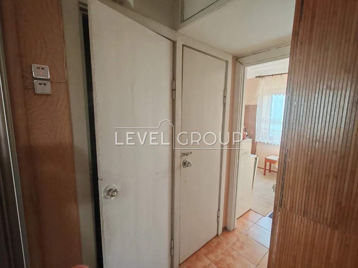 Yaroslav Hasek blvd., 7a