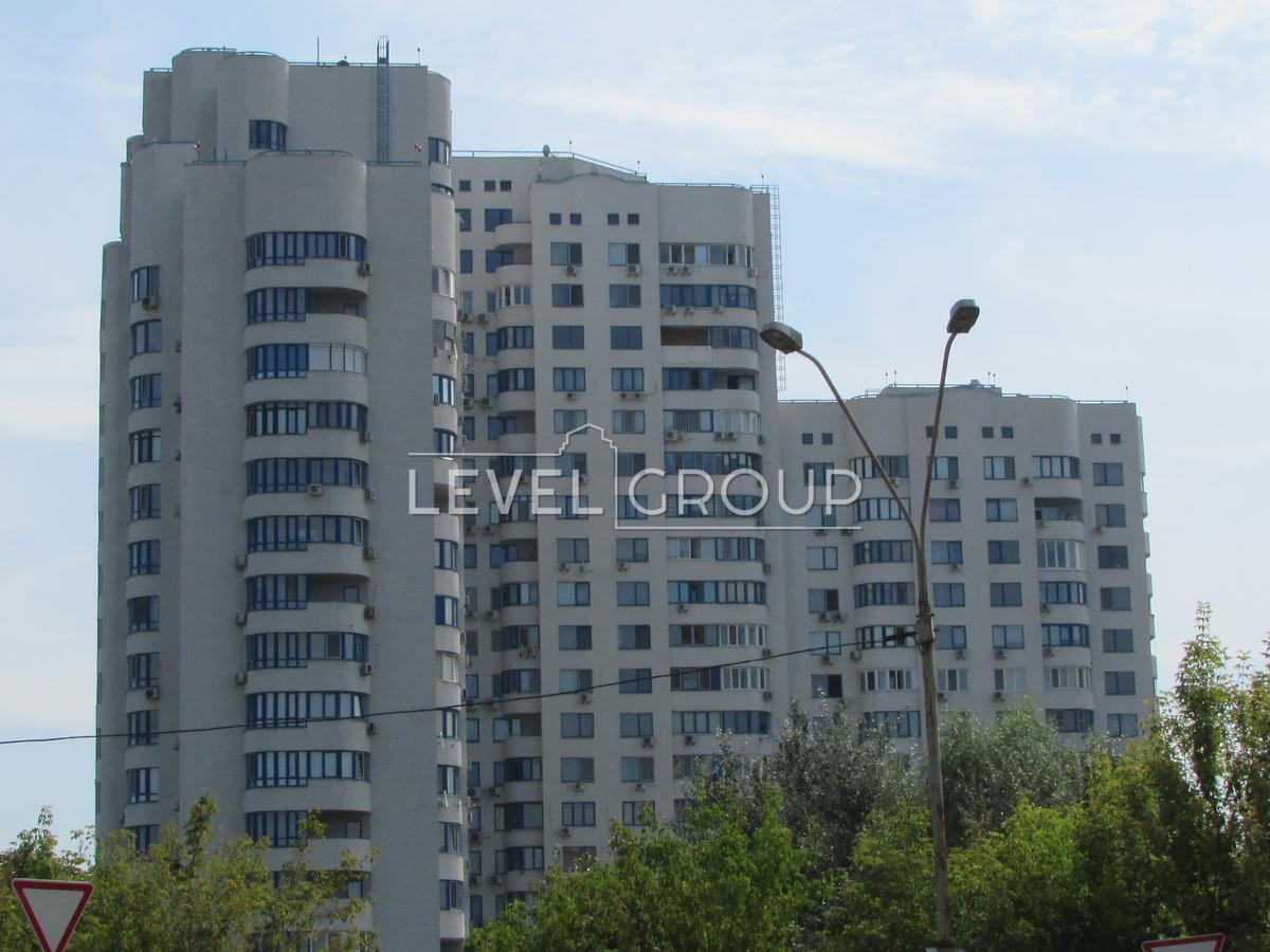 Голосіївський просп. (проспект 40-річчя Жовтня), 30а
