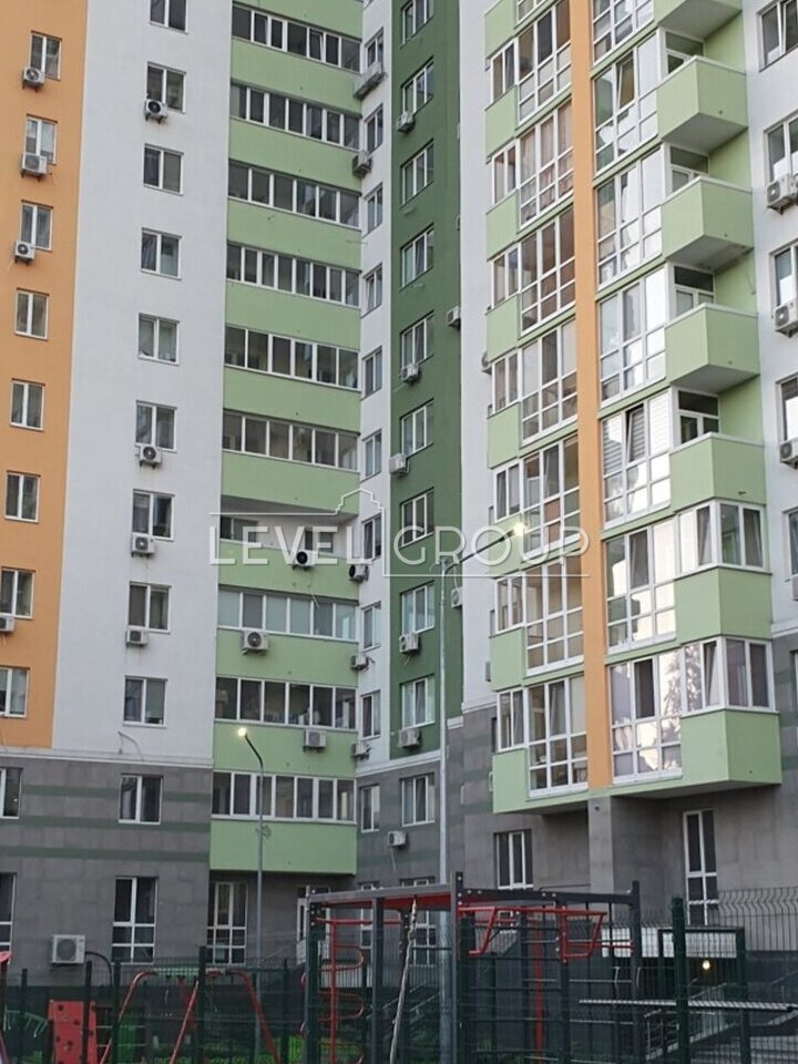 Академіка Вернадського бульв., 24