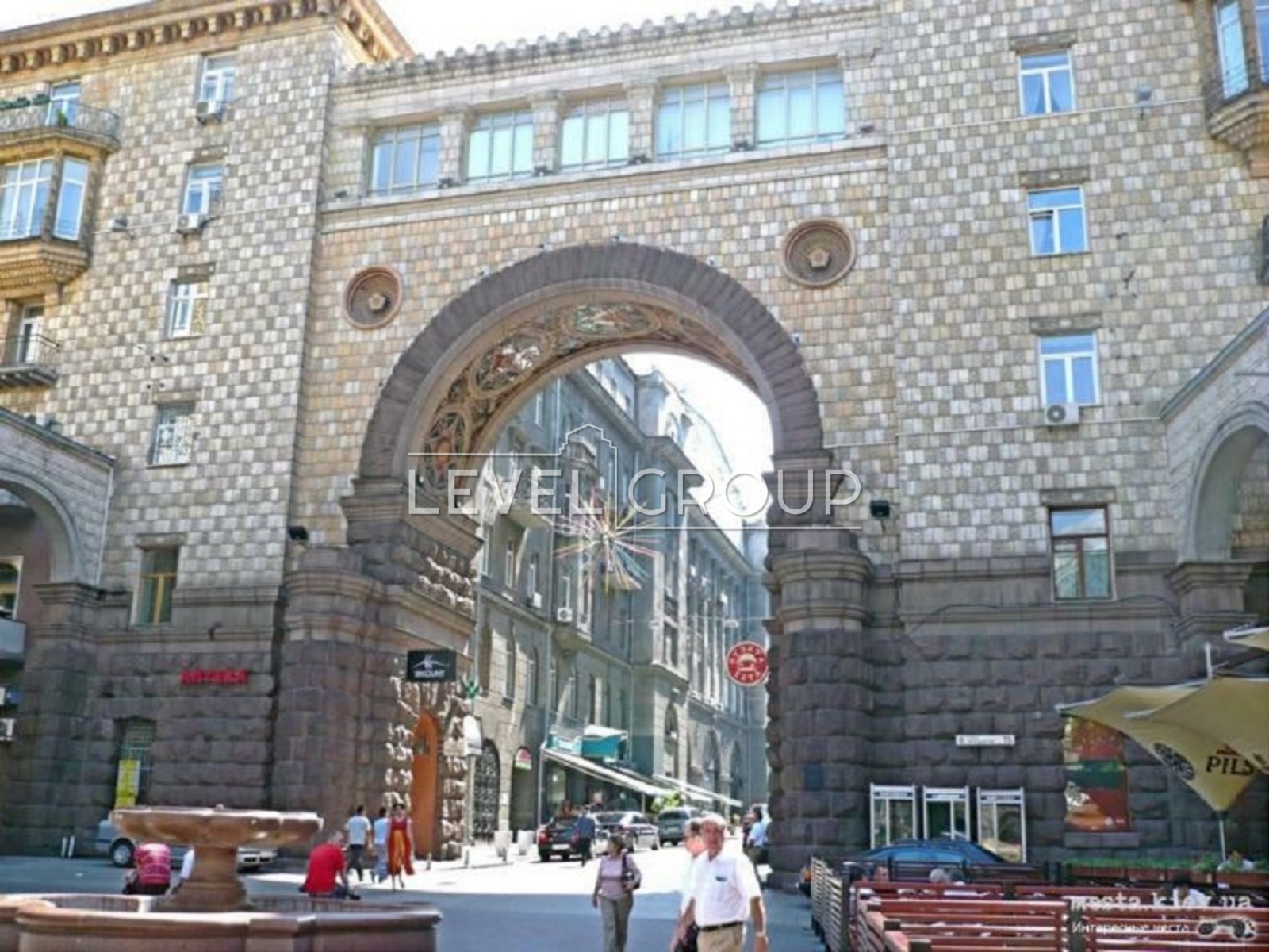 name_en