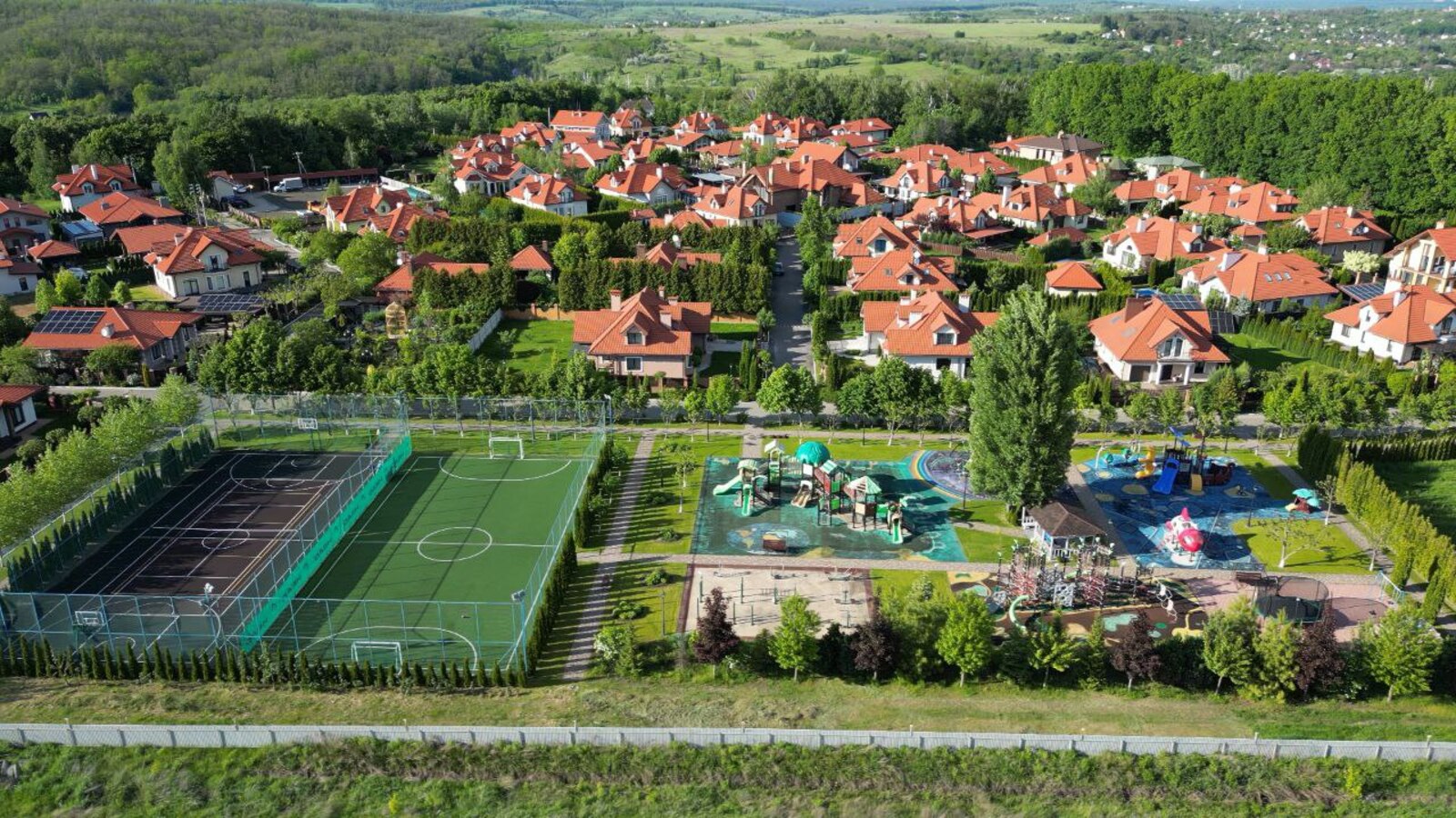 Юліанська, 53