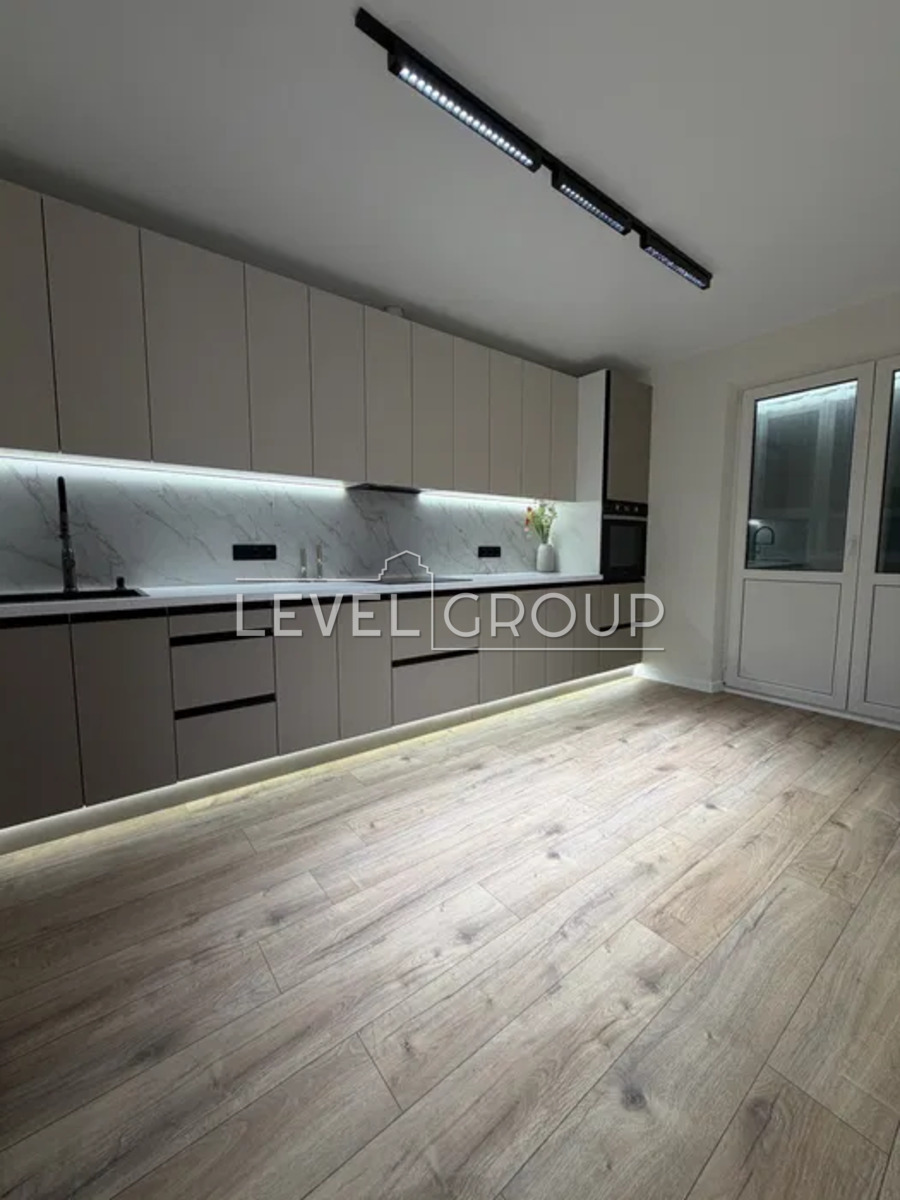 Vasyl Symonenko St., 105