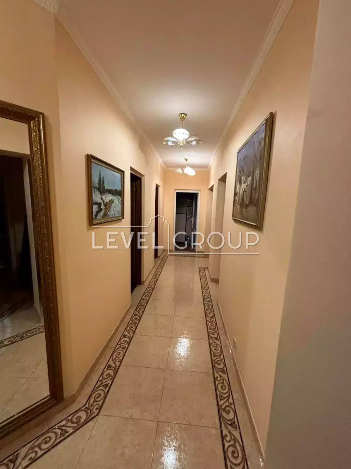 Мистецька вул., 7