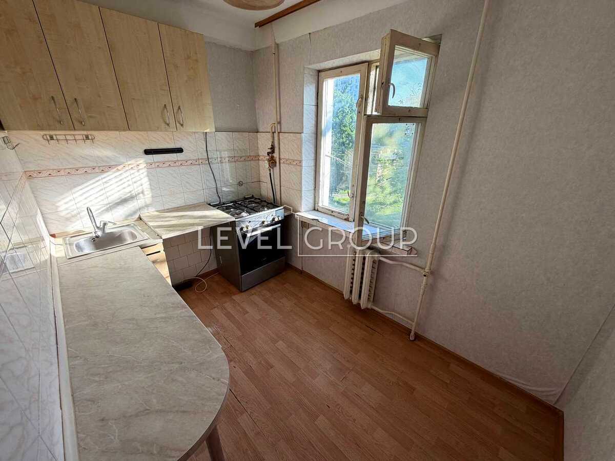 Lesya Kurbasa Ave., 18g