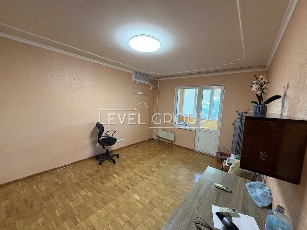 Миколи Закревського вул., 5