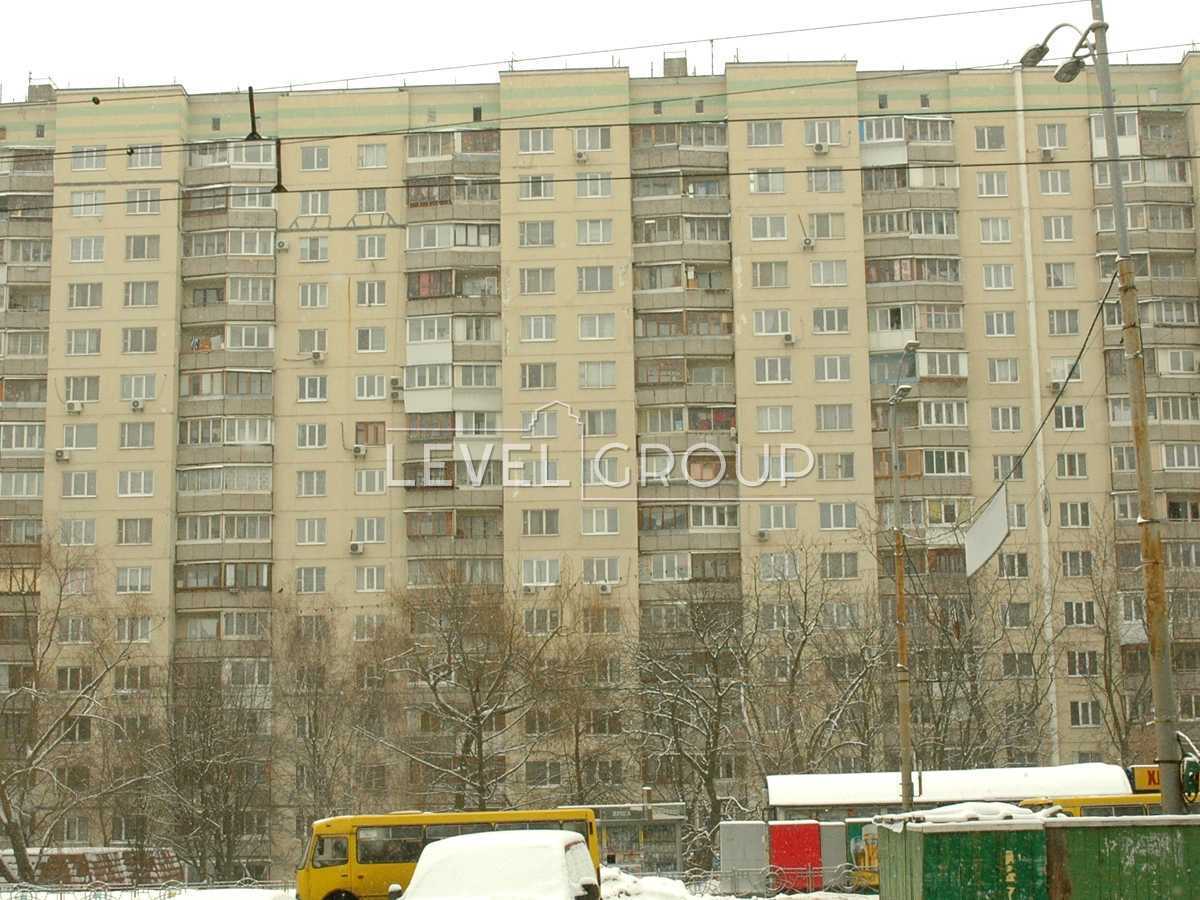 Holosiivskyi Ave. (40th Anniversary of October Avenue), 19
