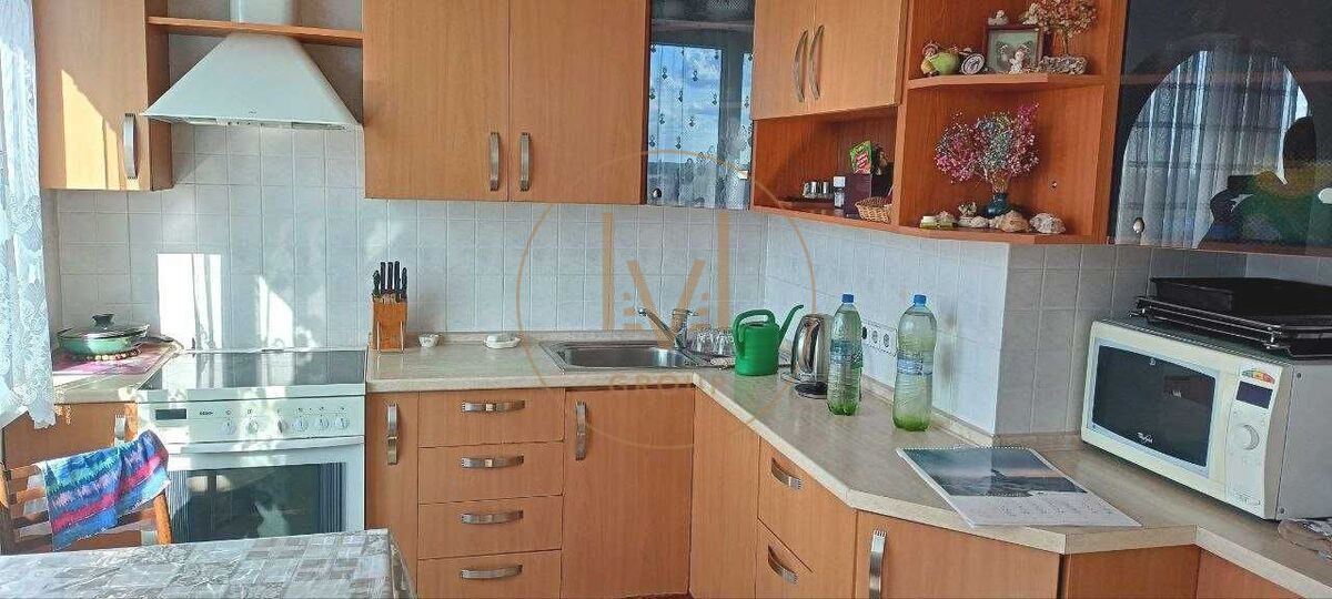 Композитора Лятошинського вул., 2