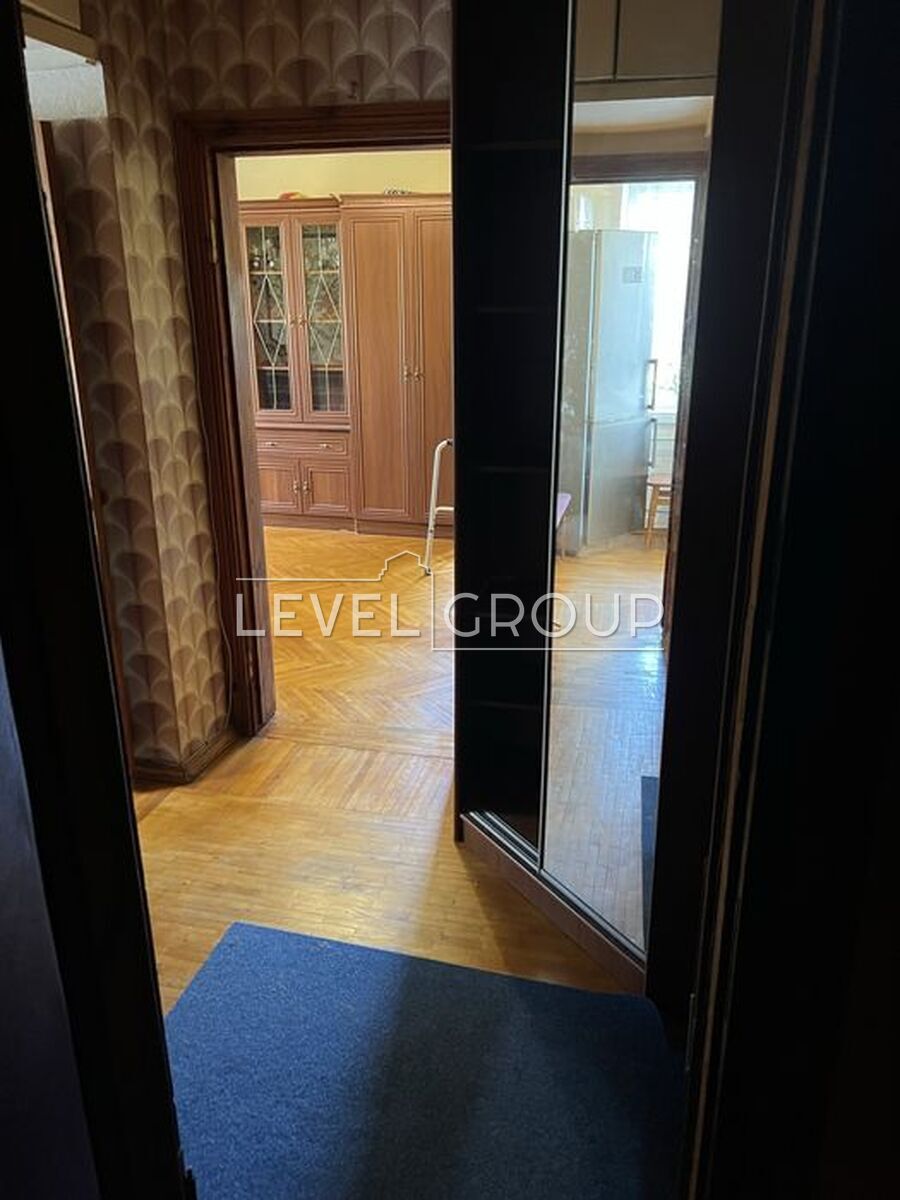 Оболонський просп, 11а