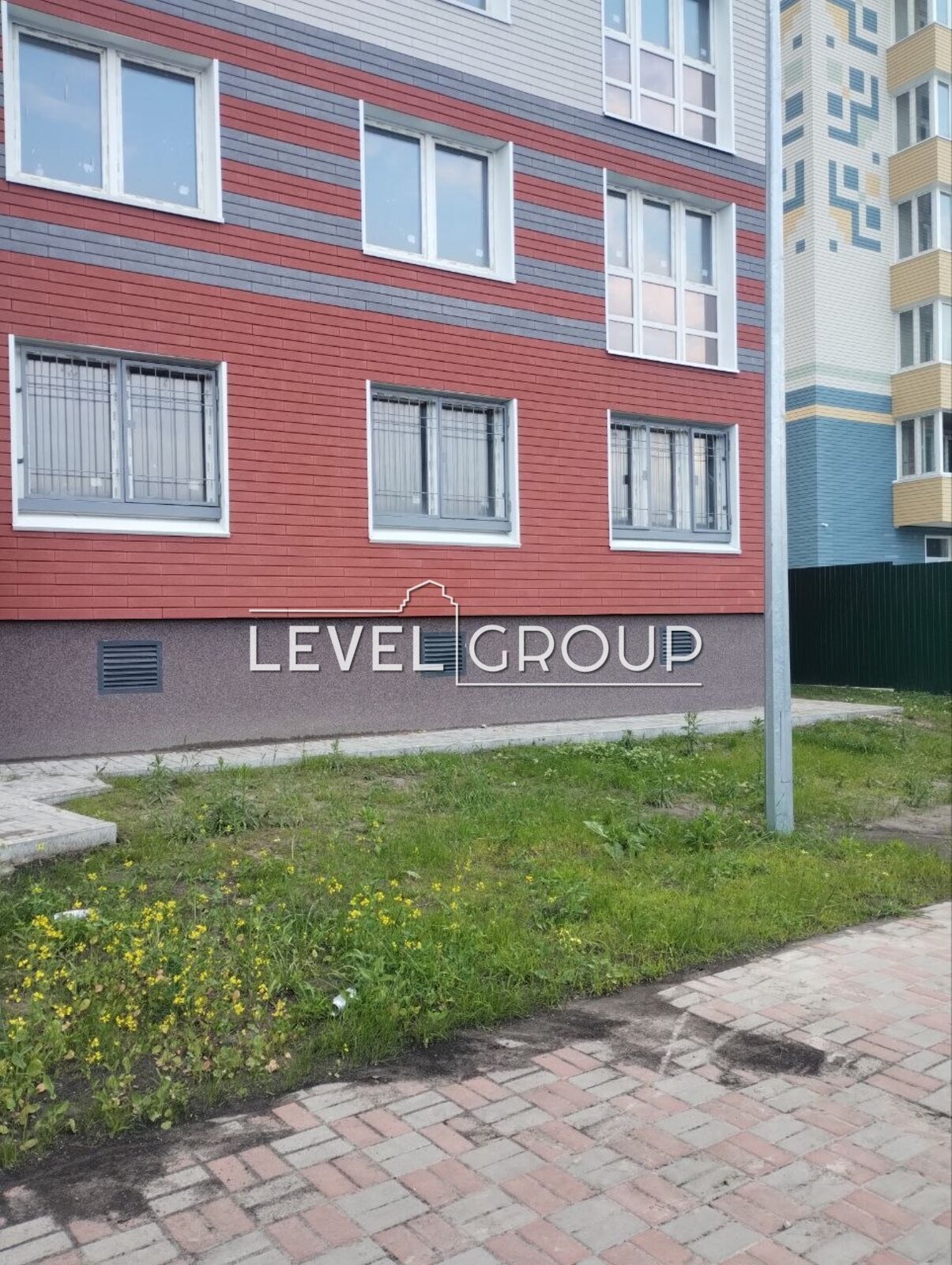 Бориса Гмирі вул., 22В