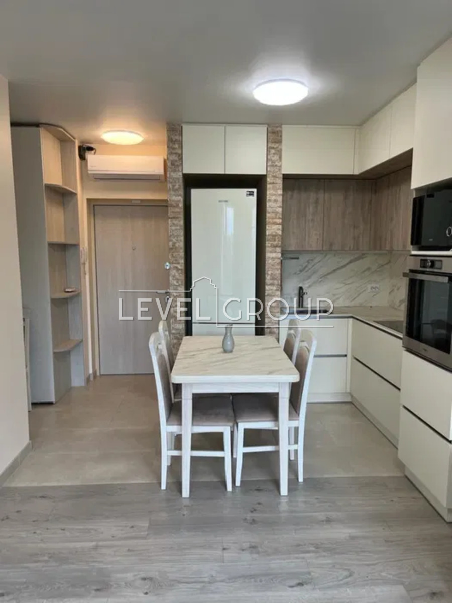 Yuriy Lypy St., 6