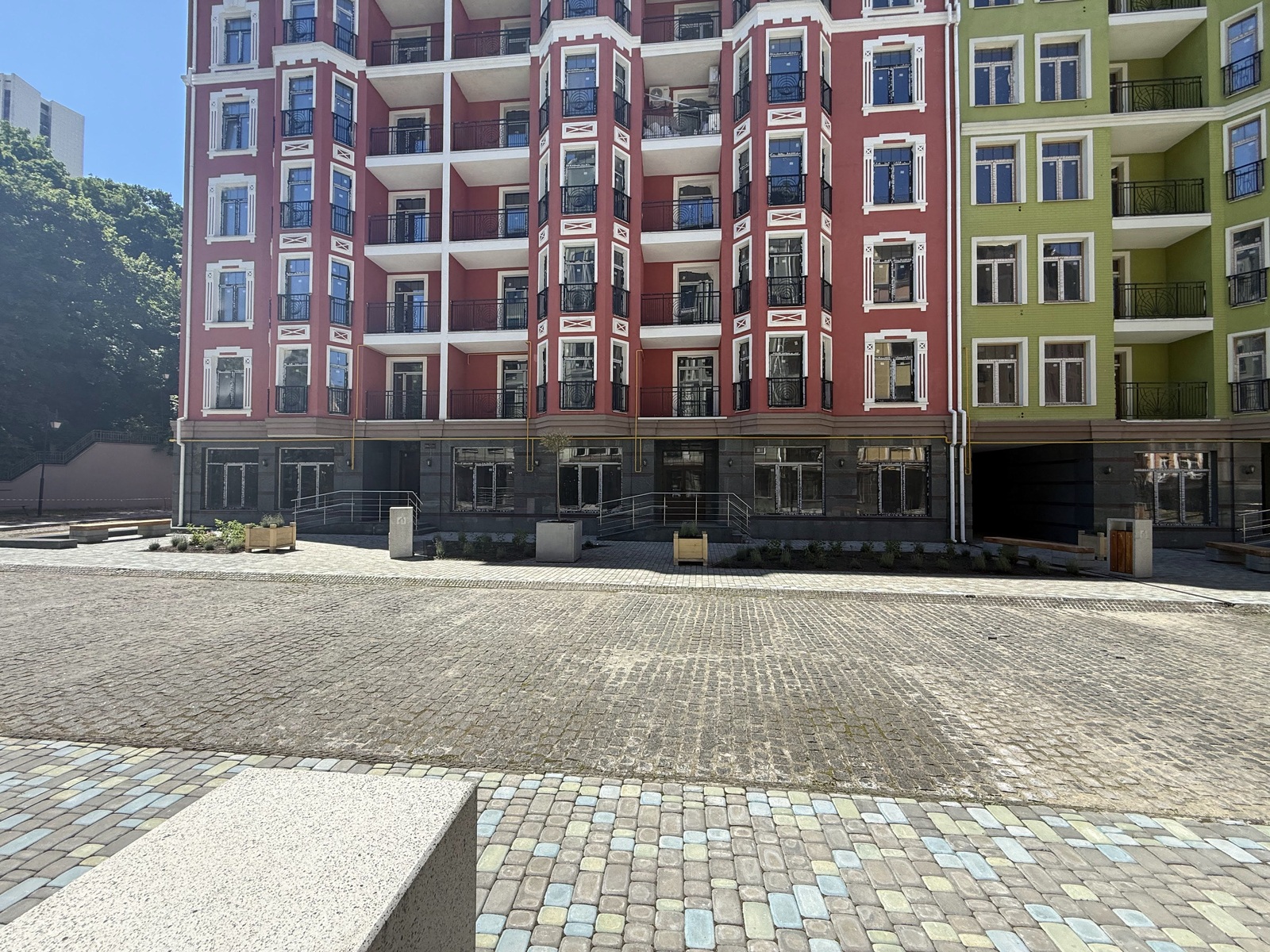 Дегтярна вул., 22