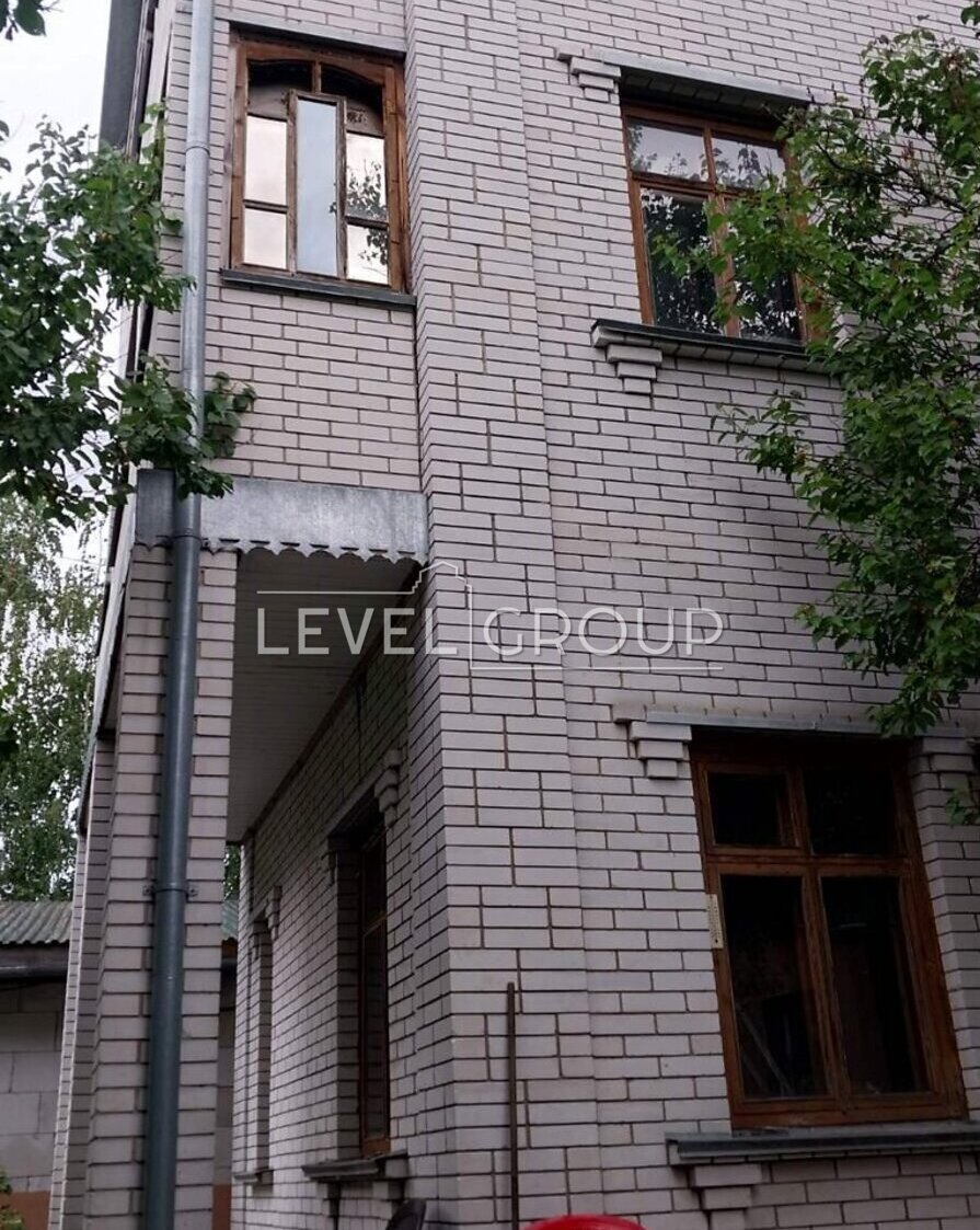 Ліснича вул., 19