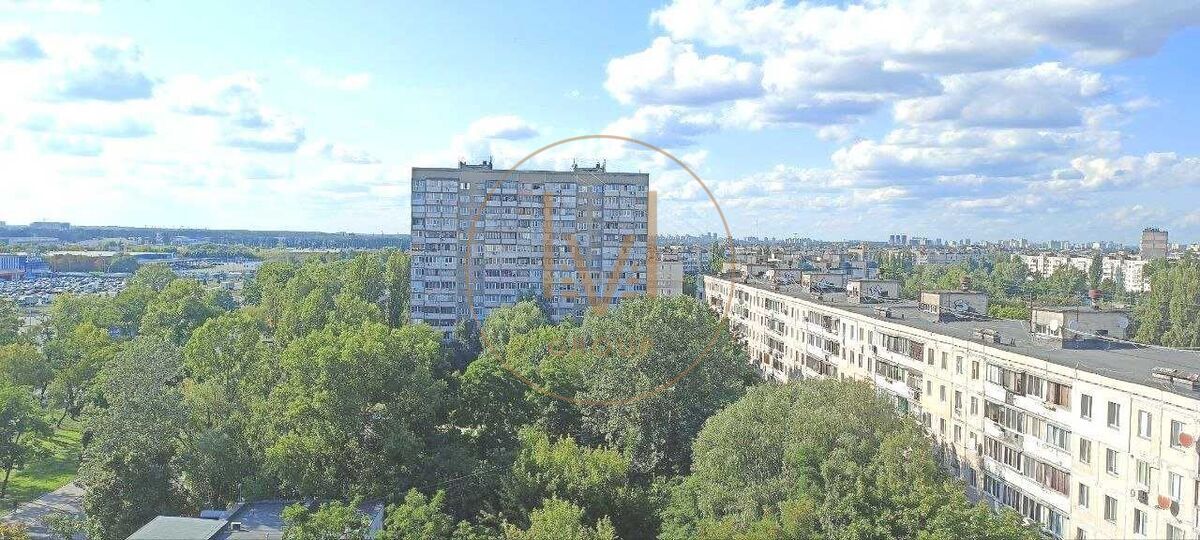 Композитора Лятошинського вул., 2